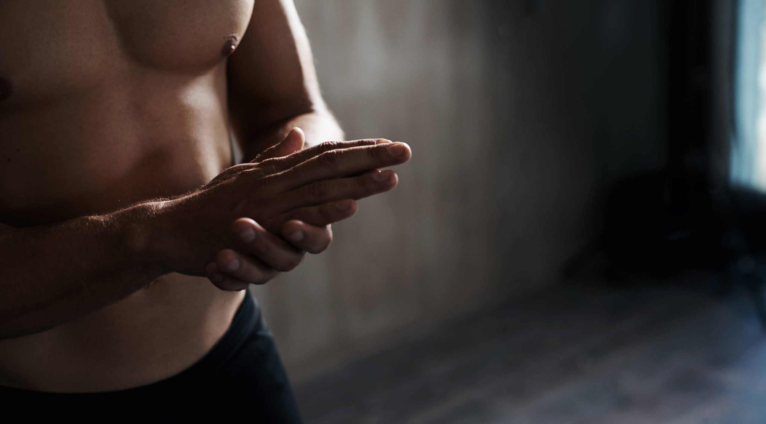 5 CrossFit Workouts You Can Do When Your Hands Are Torn Up